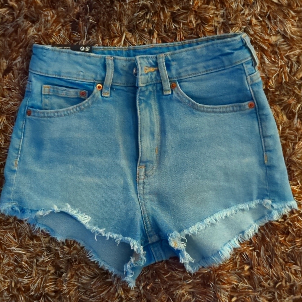 H&M size 2 denim shorts BNWT